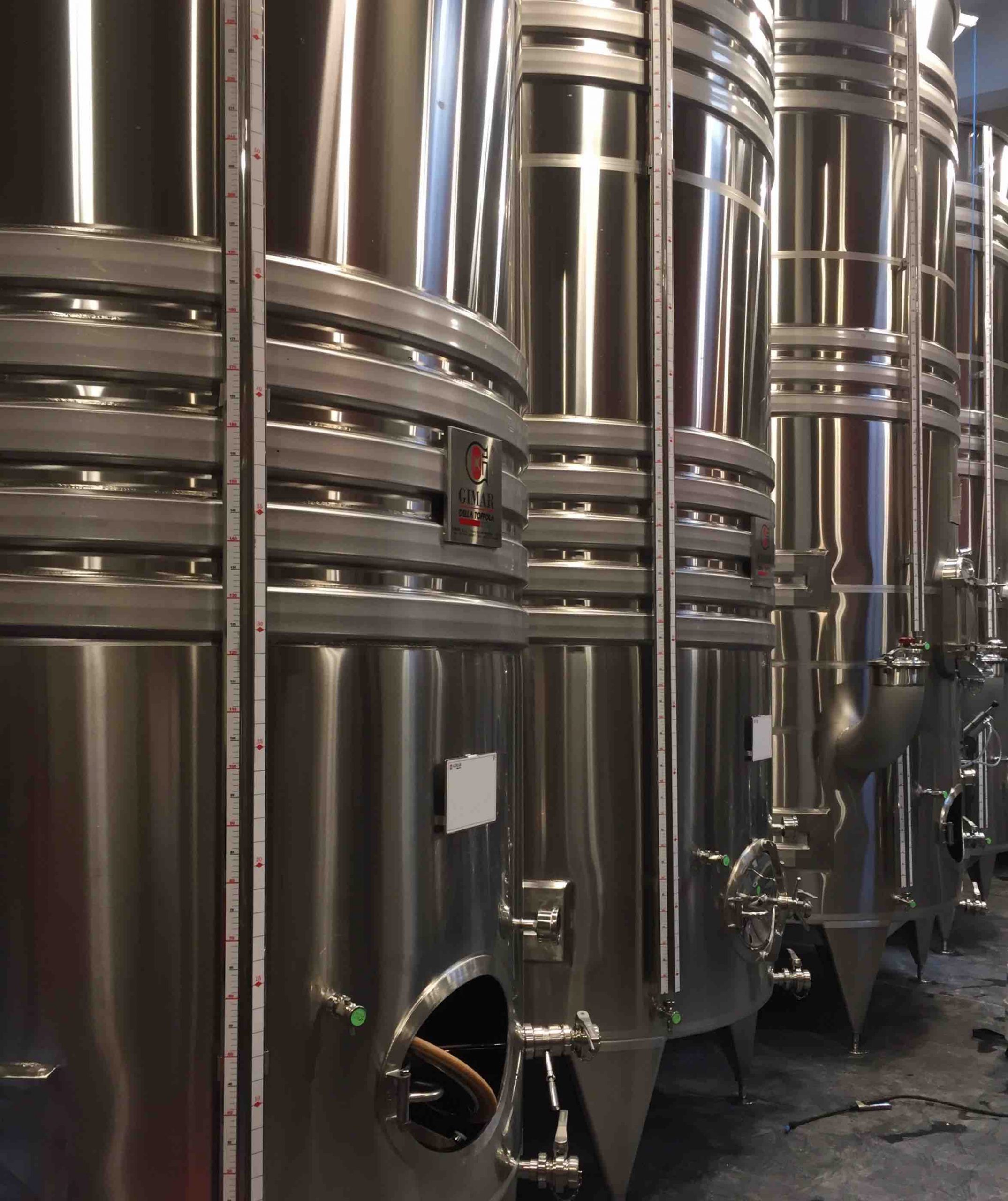 Domaine des Feraud tanks